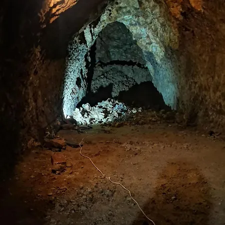 в центре ужгорода скала Hostel *