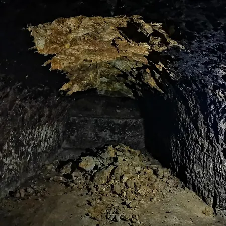 в центре ужгорода скала Hostel *